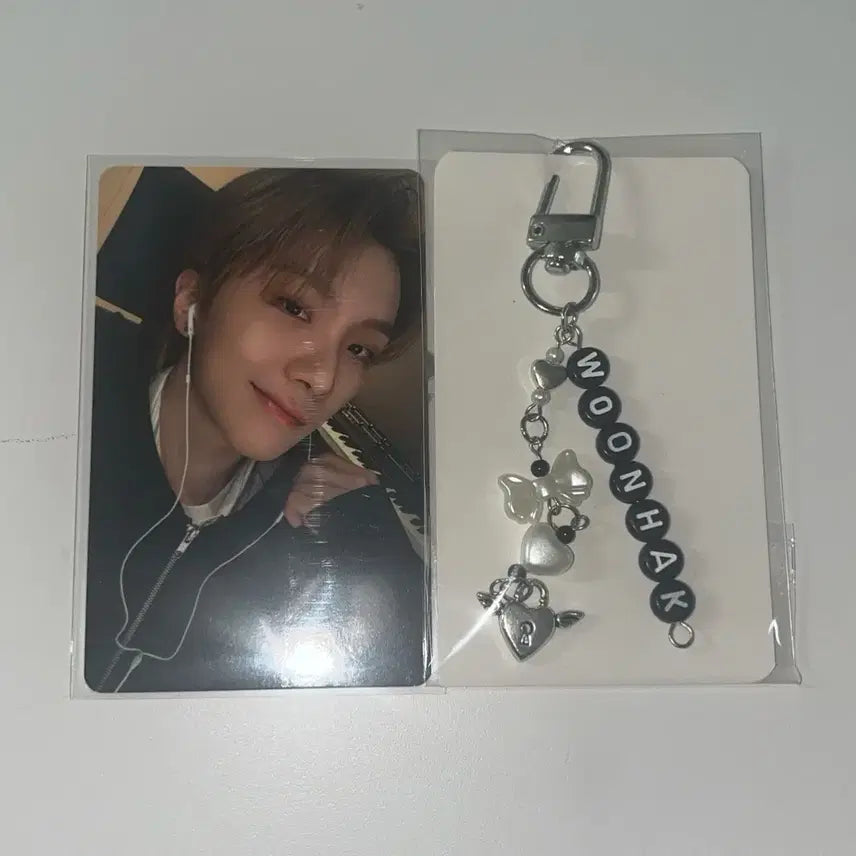 [BUNJANG] Ateez Initial Beaded Keychain / 가격인하) 보넥도 이니셜 키링 (재현 리우 성호 태산 이한 운학)