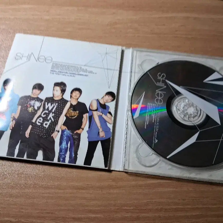 샤이니 1st 데뷔 싸인앨범  누난 너무 예뻐 싸인앨범