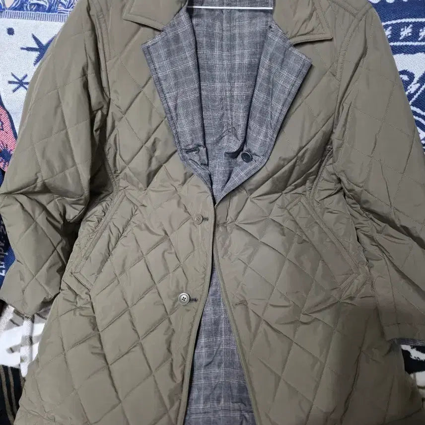 [BUNJANG] Khaki Reversible Quilted Check Coat / 카키색 퀼팅 체크 리버시블코트