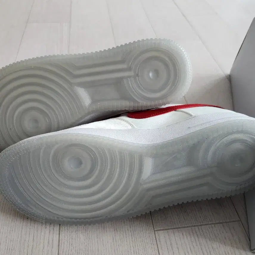 [BUNJANG] Nike Air Force 1 White Red Swoosh Sneakers / 나이키 에어포스1 흰빨 스우시 새상품 260사이즈