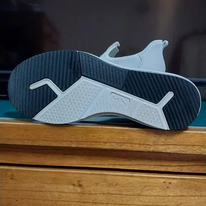 [SOLD OUT] 스케쳐스 트리플 웨지 슬림온. 240