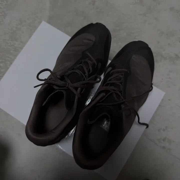 [BUNJANG] Onlearning x PAP Cloudventure Kakao 230 (Exchangeable) / 온러닝X파프 클라우드벤쳐 카카오 230 (235교환 O)