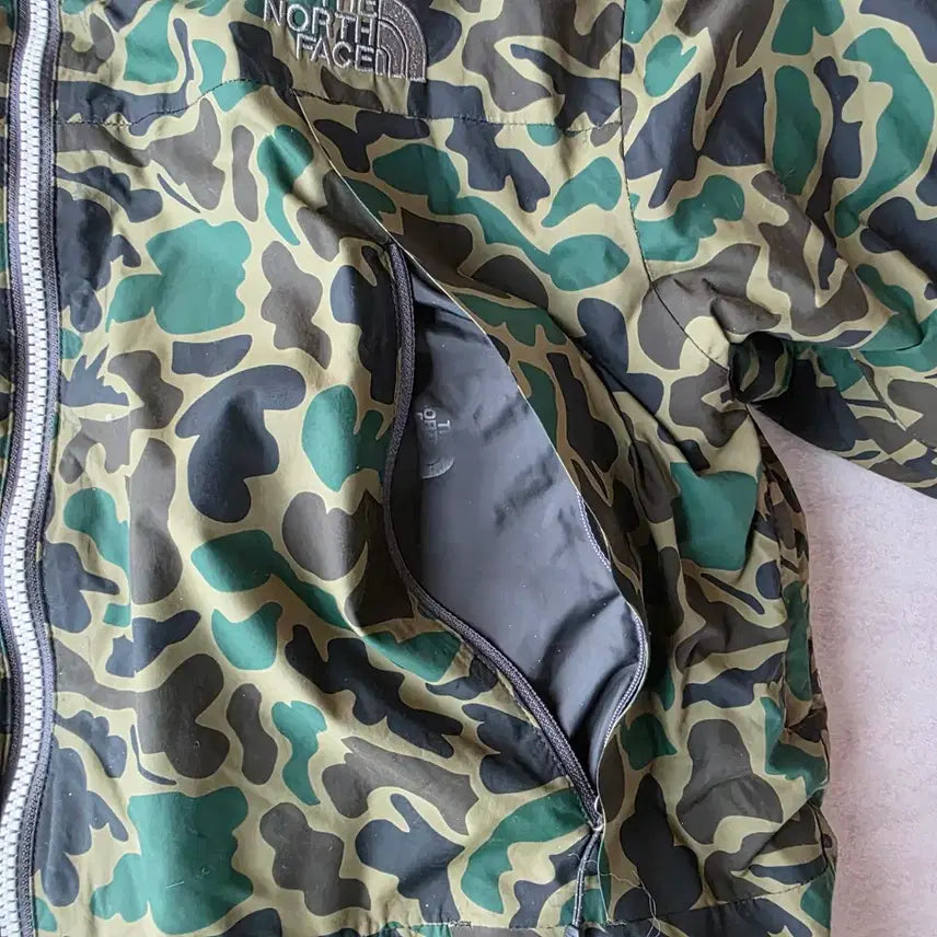 [BUNJANG] Goose Down Board Jacket (Size L) / 일본판 카모 노스페이스 구스다운 보드자켓 L(105)