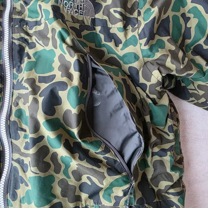 [BUNJANG] Goose Down Board Jacket (Size L) / 일본판 카모 노스페이스 구스다운 보드자켓 L(105)