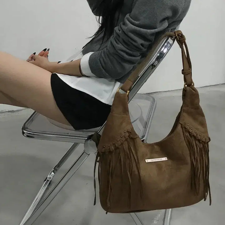 [BUNJANG] Chic's Bohemian Tassel Studded Shoulder Bag / 칙스 보헤미안 테슬 스터드 숄더백