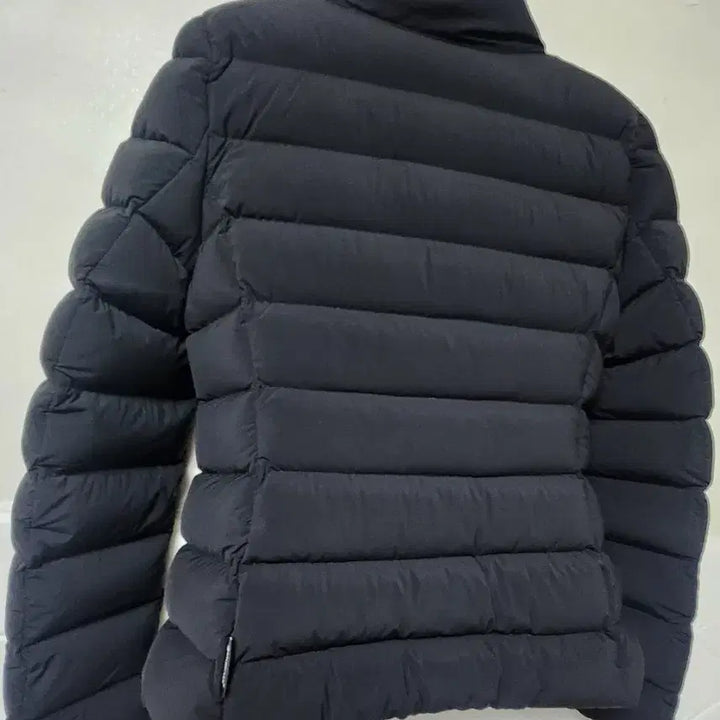 [BUNJANG] Moncler Short Lightweight Padded Jacket Black Limited Edition / [정품] 몽클레어 패딩 숏경량패딩 블랙 2 (여성용) 새상품급 한정판