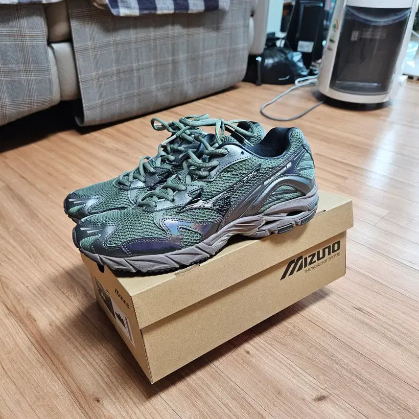 [BUNJANG] Mizuno Wave Rider 10 Sneakers / 미즈노 웨이브 라이더 10