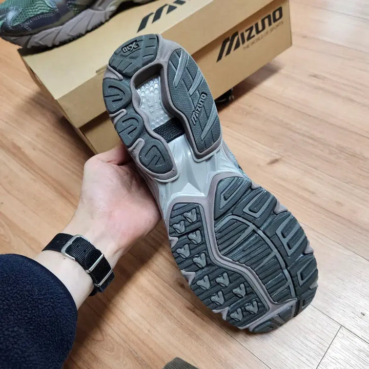 [BUNJANG] Mizuno Wave Rider 10 Sneakers / 미즈노 웨이브 라이더 10