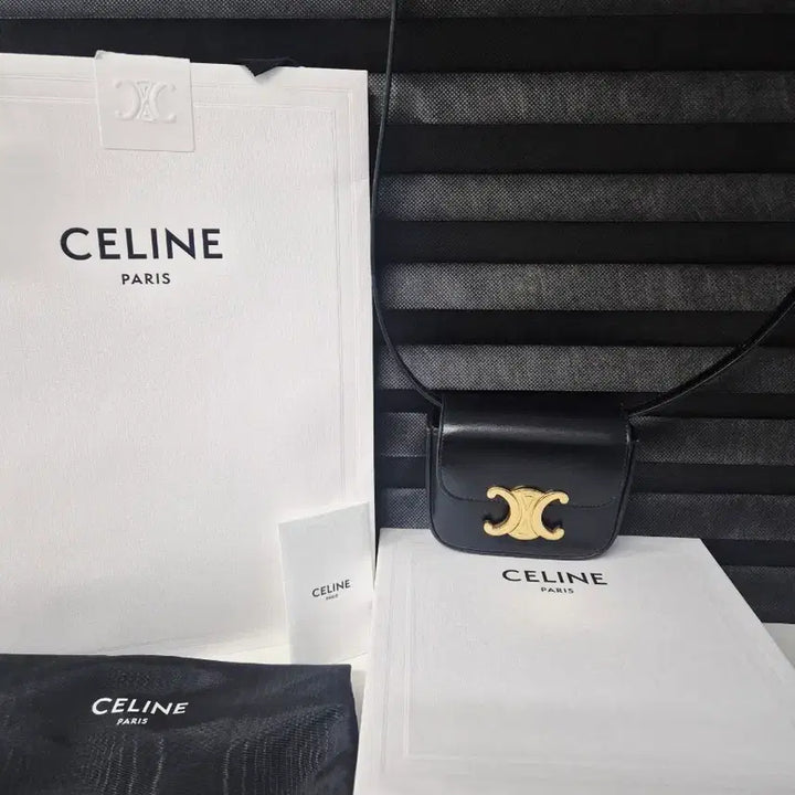 [BUNJANG] Celine Triomphe Mini Bag Black / 셀린느 트리옹프 미니백 블랙 (상태 좋음)