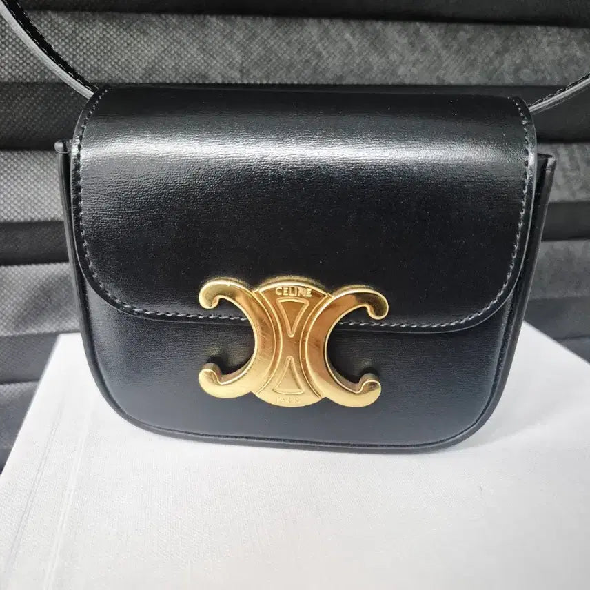 [BUNJANG] Celine Triomphe Mini Bag Black / 셀린느 트리옹프 미니백 블랙 (상태 좋음)