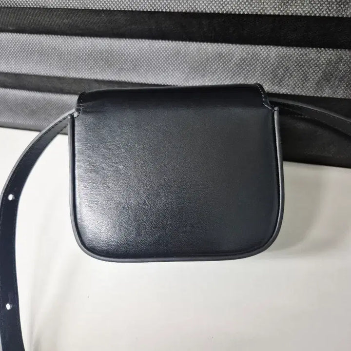 [BUNJANG] Celine Triomphe Mini Bag Black / 셀린느 트리옹프 미니백 블랙 (상태 좋음)
