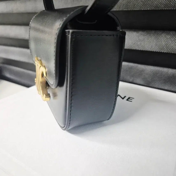 [BUNJANG] Celine Triomphe Mini Bag Black / 셀린느 트리옹프 미니백 블랙 (상태 좋음)