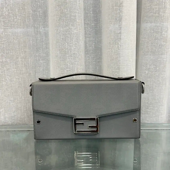 [BUNJANG] Fendi Baguette Crossbody Bag / 펜디 바게트 크로스백