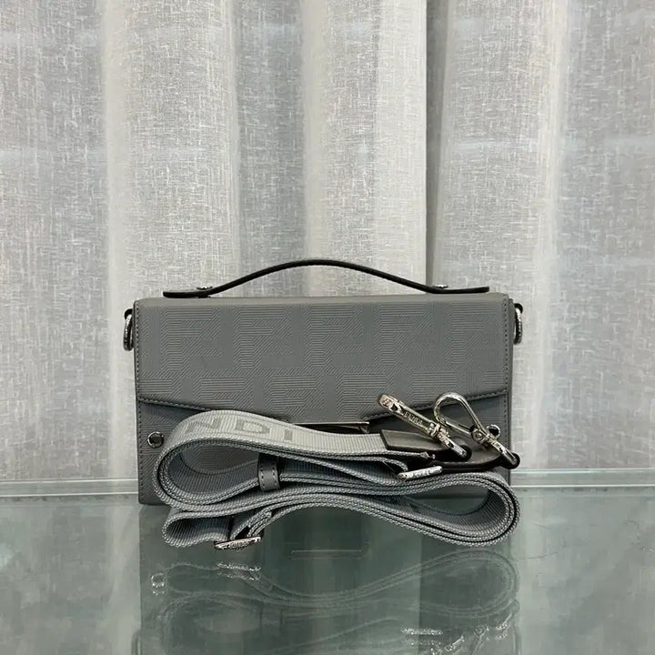 [BUNJANG] Fendi Baguette Crossbody Bag / 펜디 바게트 크로스백