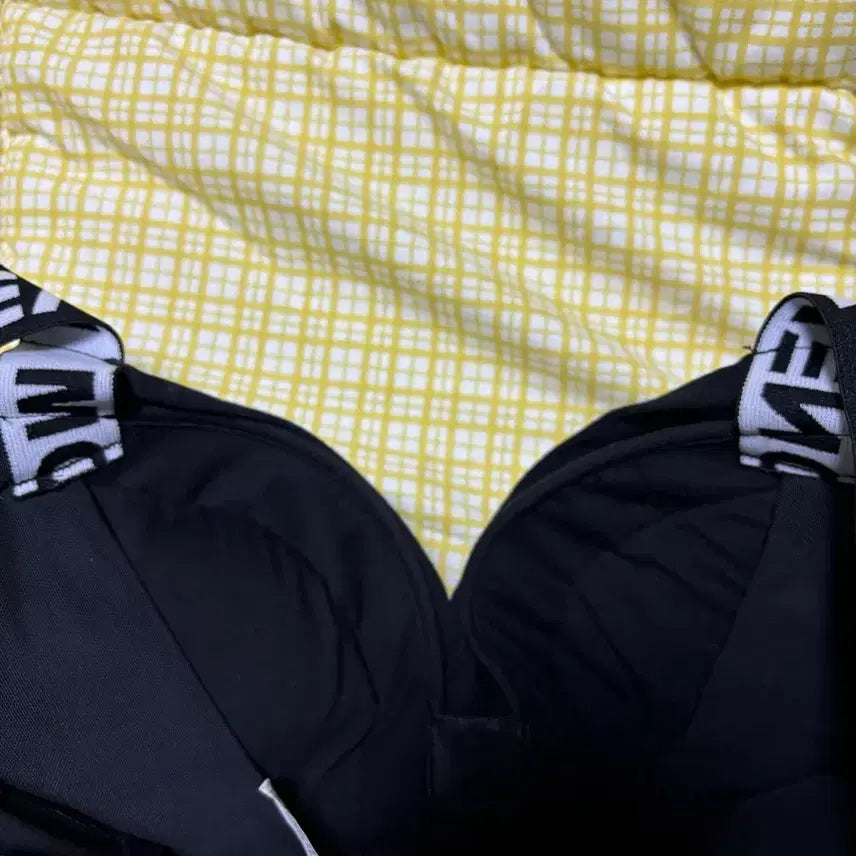 [BUNJANG] Eme Phil Venom Bra 75D / 에메필 베놈 브라 75D