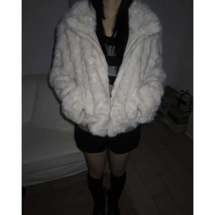 [BUNJANG] is is Puppy Fur Ivory Crop Jacket / 이즈이즈 퍼피 퍼 점퍼 아이보리 크롭 자켓