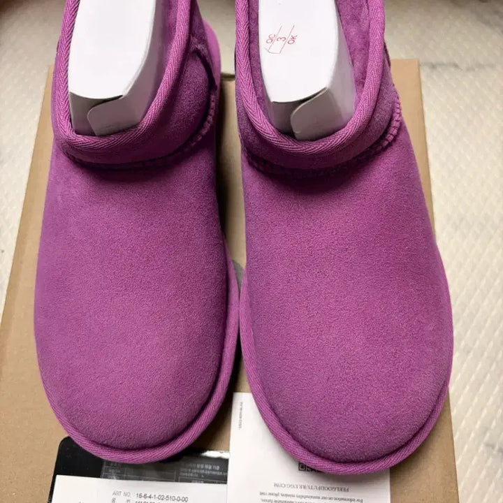 [BUNJANG] UGG Classic Ultra Mini Boots (Marzipan) - Size 6 / ugg 클래식 울트라 미니 부츠 6사이즈 (마지팬)