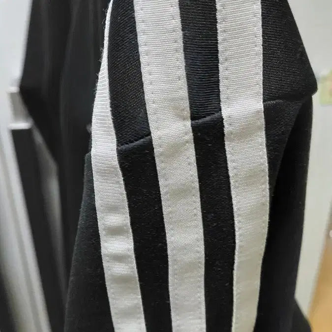 [BUNJANG] Adidas Three Stripes Track Jacket Black Jersey / 아디다스 삼선 트레이닝 자켓 블랙 져지