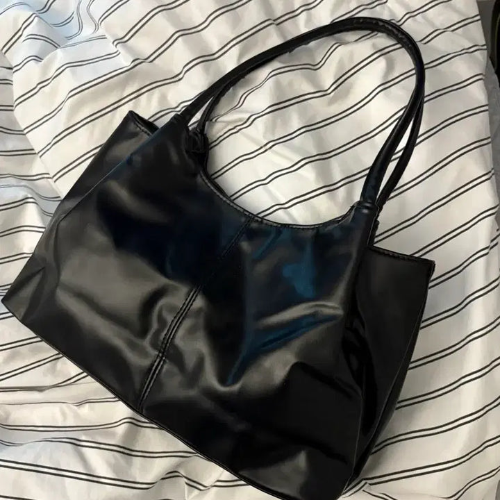 [BUNJANG] Black Leather Shoulder Bag Tote Bag / 블랙 레더 숄더백 토트백 가방
