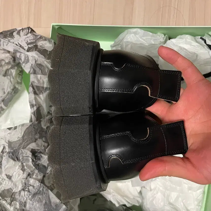 [BUNJANG] Off-White Derby Shoes / [41] 오프화이트 스폰지 솔 더비