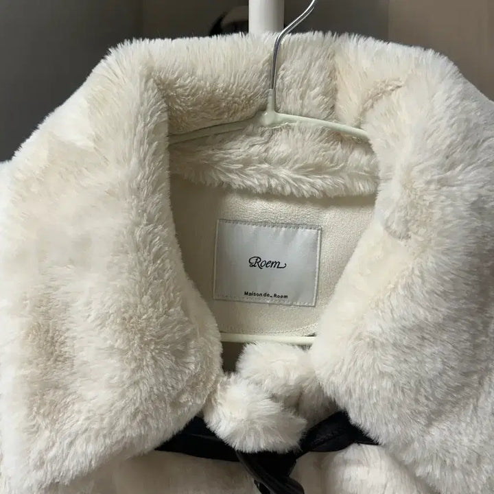 [BUNJANG] Roem Faux Fur Jacket / Roem 로엠 떡볶이 퍼 자켓