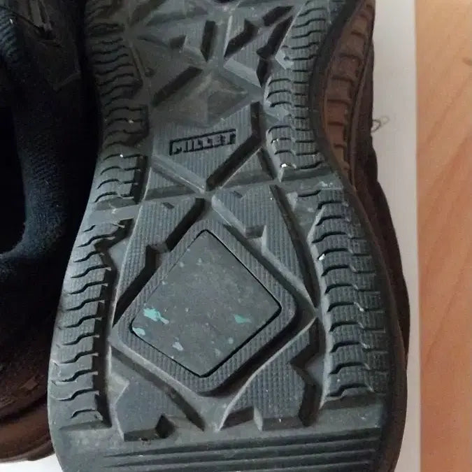 [BUNJANG] Millet Walking Shoes / 밀레 워킹화