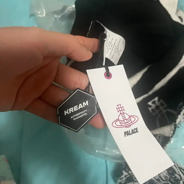 [BUNJANG] Palace x Vivienne Westwood Earflap Beanie / 새상품) 팔라스 x 비비안웨스트우드 이어플랩 비니