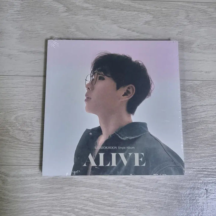 [BUNJANG] Lee Seokhoon Alive Album (Sealed) / (미개봉) 이석훈-싱글 1집 Alive 앨범 현물 양도(+덤있음)