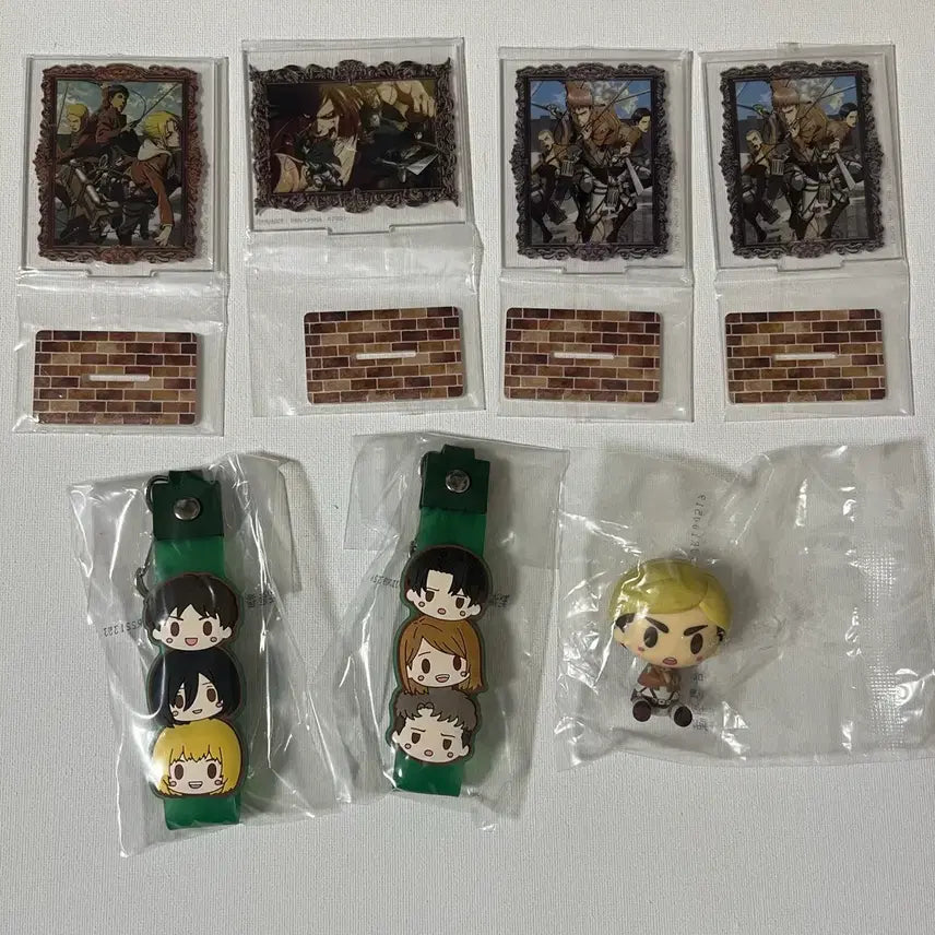 [BUNJANG] Attack on Titan Acrylic Keychain & Choconoko Set / 진격의 거인 굿즈 세트 (아크릴/키홀더/초코노코)