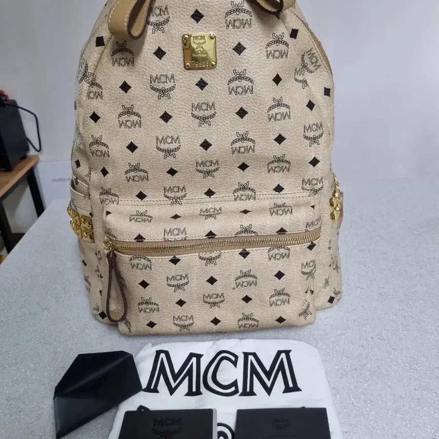[SOLD OUT] (정품)엠씨엠 스터드 비세토스 백팩 L