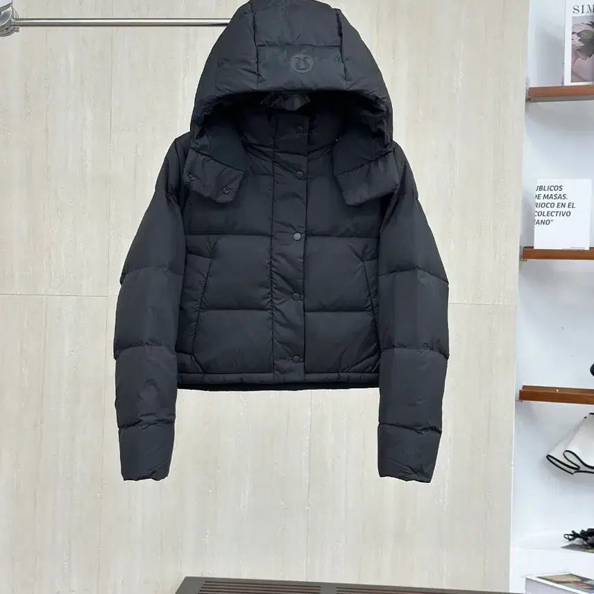[BUNJANG] Lululemon Black Short Padded Jacket / 룰루레몬블랙 숏패딩