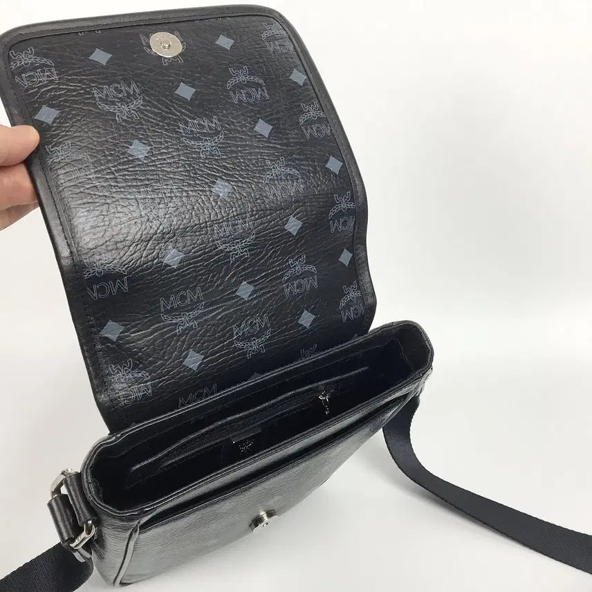 [BUNJANG] MCM Men's Crossbody Bag / MCM 엠씨엠 남성 크로스백 가방