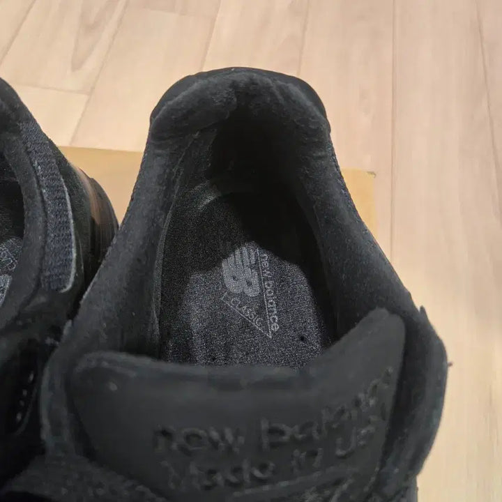 [BUNJANG] New Balance 993 Triple Black Sneakers / 뉴발란스 993 트리플블랙 260