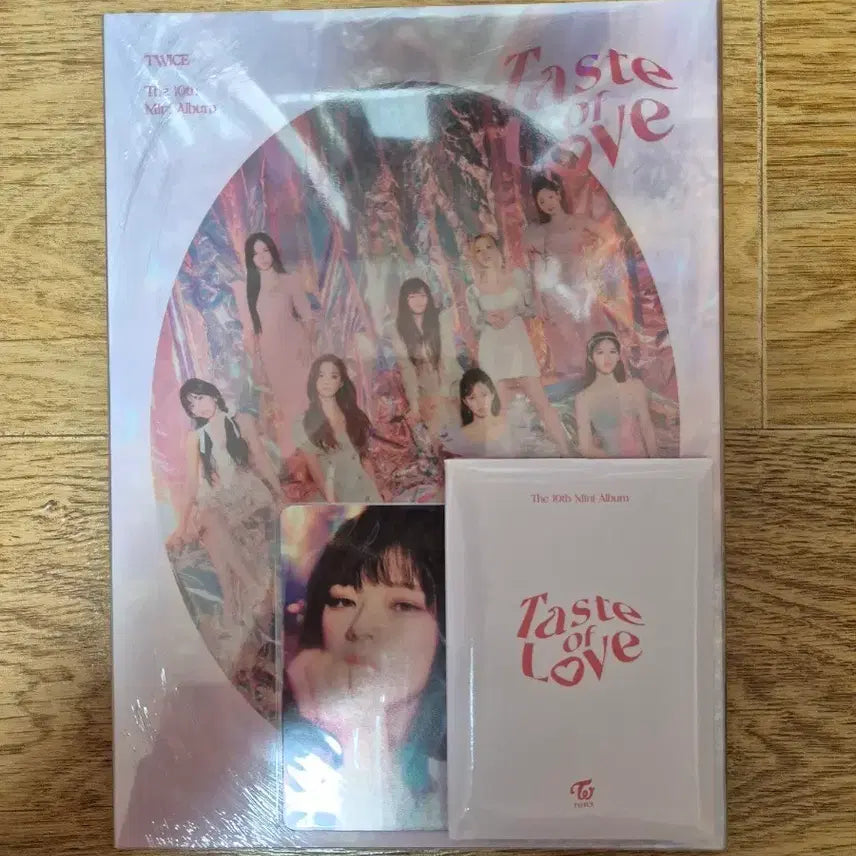 트와이스 10번째 미니 앨범 + 포토카드 세트 (미개봉 새재품)