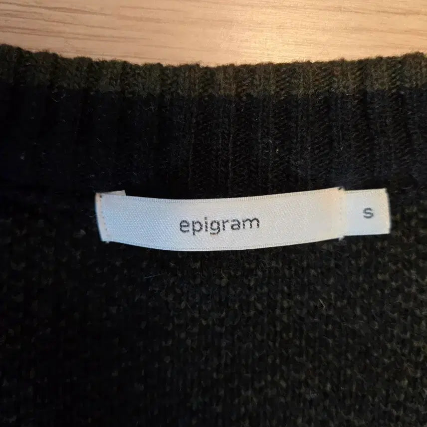 [BUNJANG] Epigram Cardigan / 에피그램 가디건