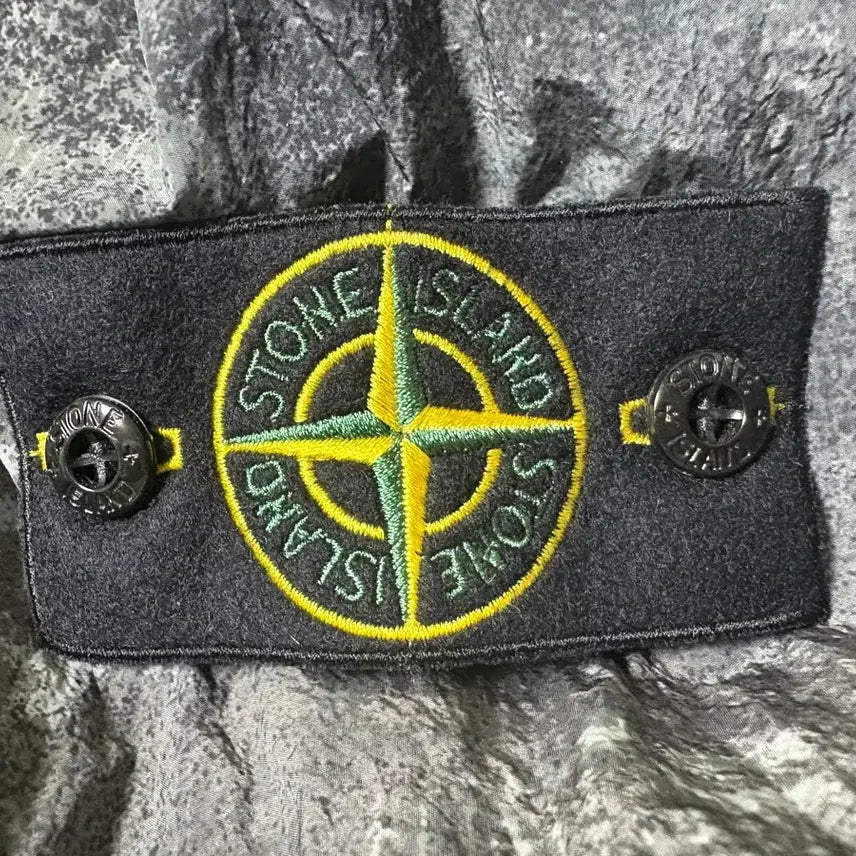 [BUNJANG] Stone Island Dissolving Grid Camo Jacket / [S] 스톤아일랜드 24ss 디졸빙 그리드 카모 온 에코닐 자켓