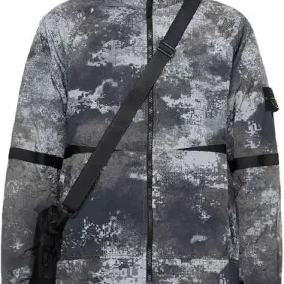 [BUNJANG] Stone Island Dissolving Grid Camo Jacket / [S] 스톤아일랜드 24ss 디졸빙 그리드 카모 온 에코닐 자켓