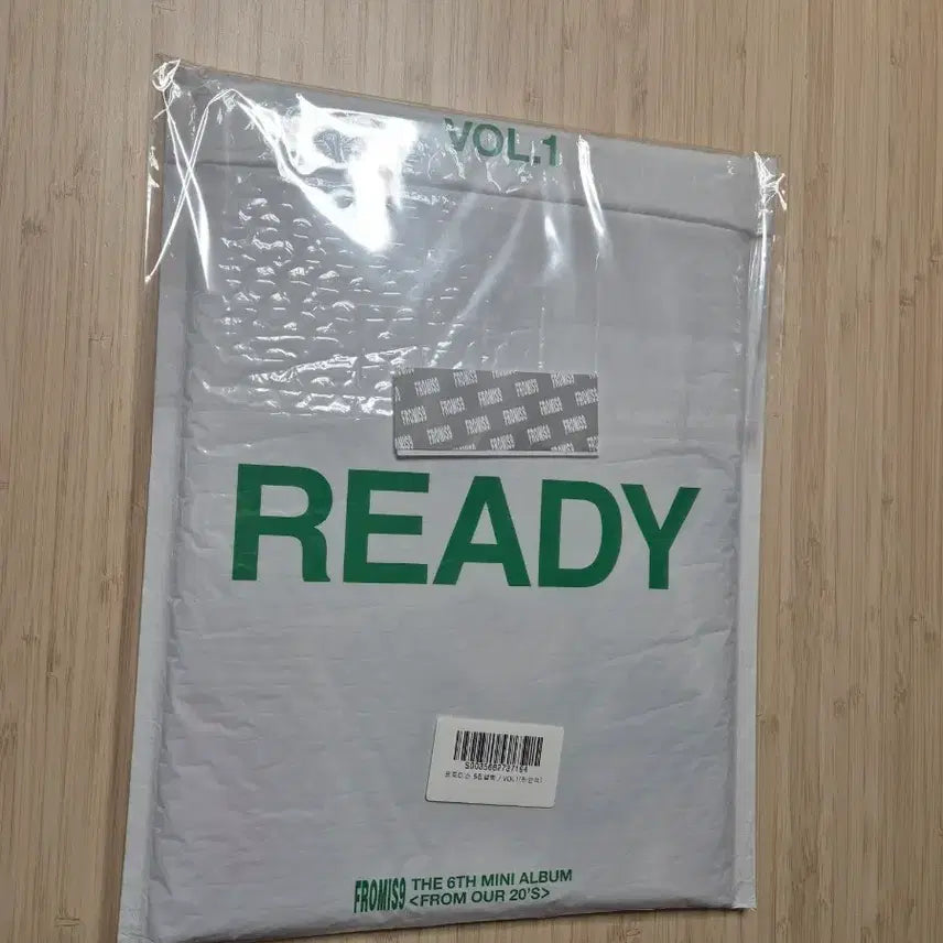 프로미스나인 fromis9 미니앨범 6집  포토북 VOL1하얀색
