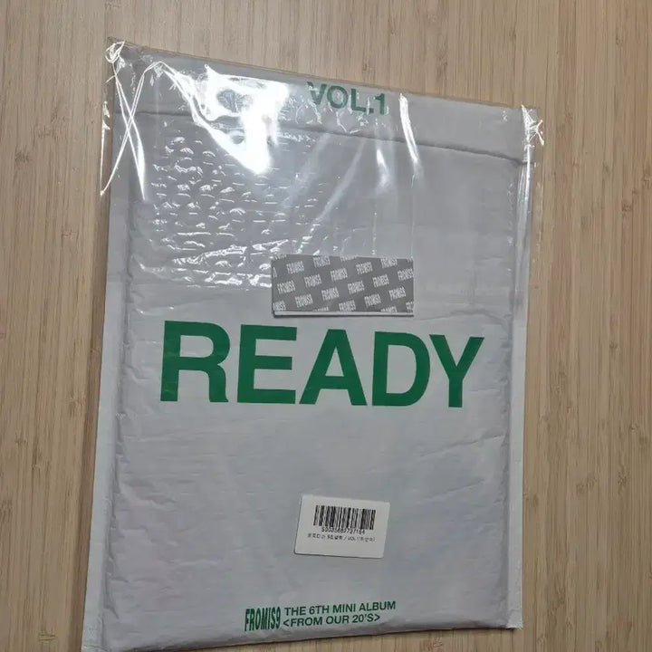 프로미스나인 fromis9 미니앨범 6집  포토북 VOL1하얀색