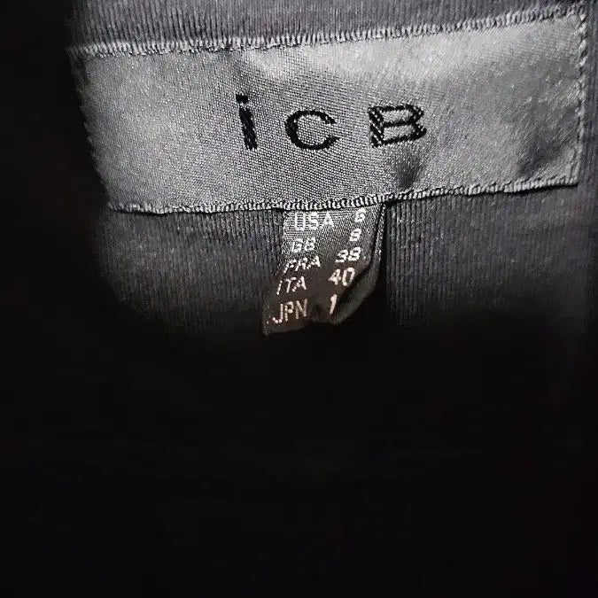 [SOLD OUT] iCB 여성 블랙 바람막이 코트 USA 6