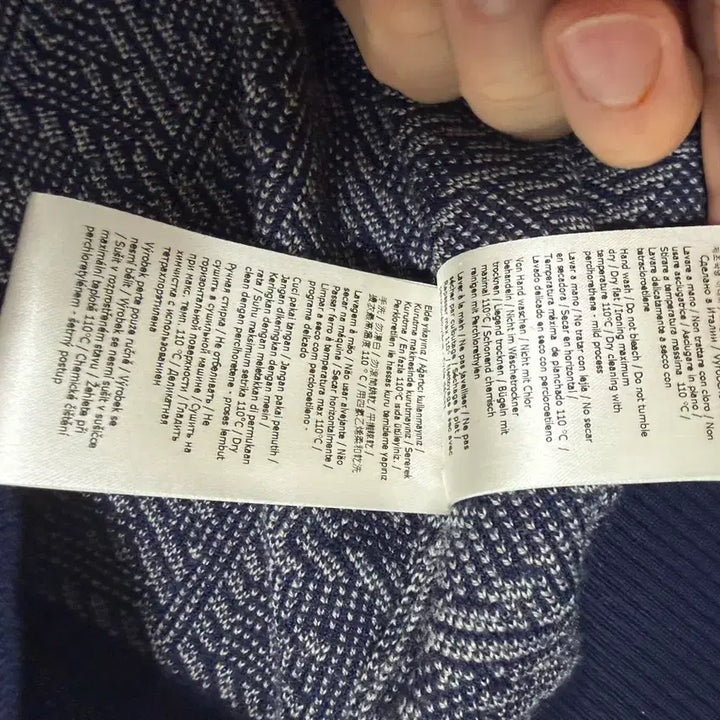 [BUNJANG] Fendi FF Pattern Wool Cardigan / 펜디 FF 패턴 울 가디건 48 사이즈100-103