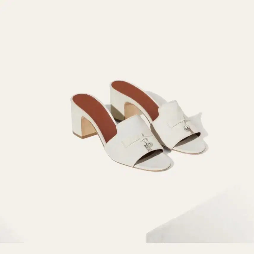 [SOLD OUT] 로로피아나 썸머 참 샌들 뮬 힐 슬리퍼 36.5