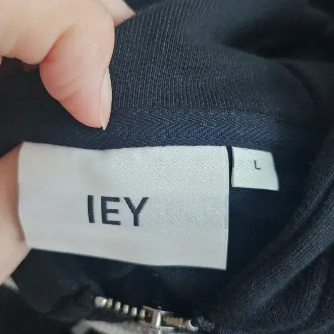 [BUNJANG] IEY Logo Hoodie / [L(105)] 이에이 iey 로고 후디 후드집업