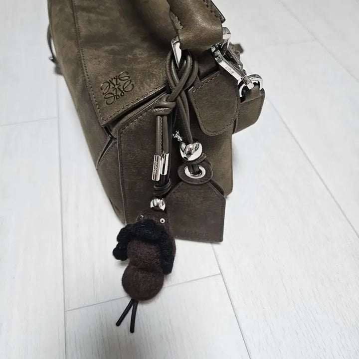 [BUNJANG] Loewe Puzzle Bag Small Size Grain Nubuck Leather Handbag / 로에베퍼즐백 스몰사이즈