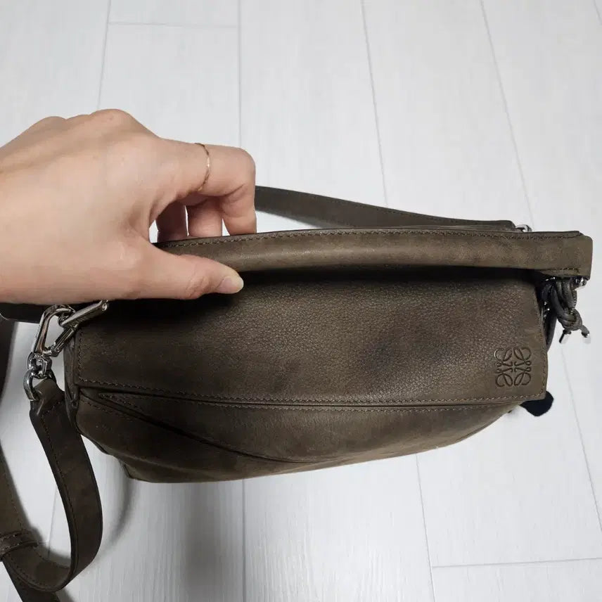 [BUNJANG] Loewe Puzzle Bag Small Size Grain Nubuck Leather Handbag / 로에베퍼즐백 스몰사이즈