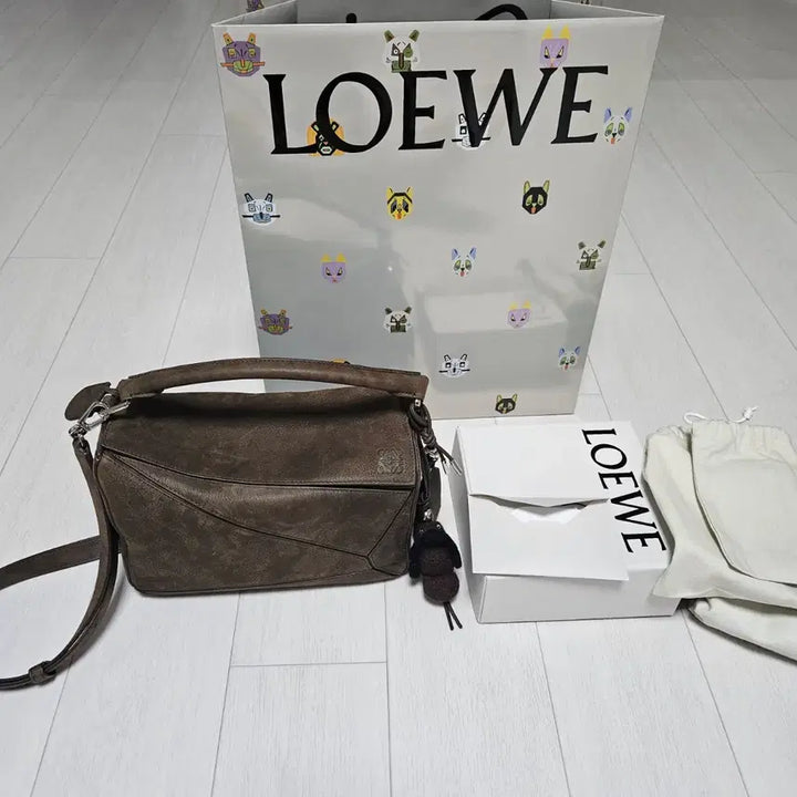 [BUNJANG] Loewe Puzzle Bag Small Size Grain Nubuck Leather Handbag / 로에베퍼즐백 스몰사이즈