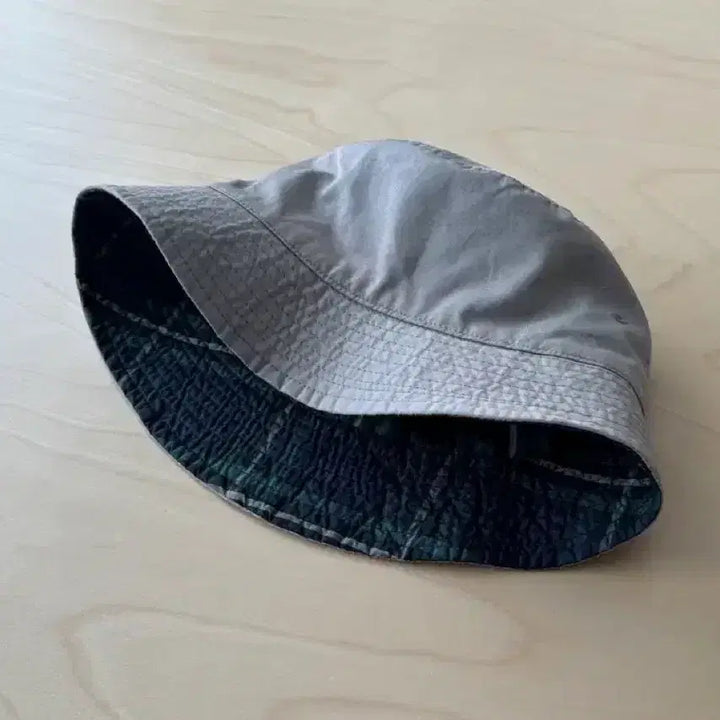 [BUNJANG] UNAFFFECTED Reversible Bucket Hat / UNAFFECTED Reversible 버킷햇