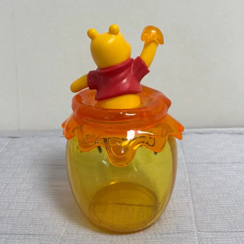 [BUNJANG] Disney Land Winnie the Pooh Candy Container / 도쿄 디즈니랜드 곰돌이푸 캔디통