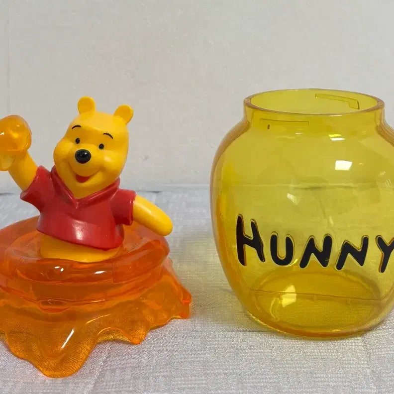 [BUNJANG] Disney Land Winnie the Pooh Candy Container / 도쿄 디즈니랜드 곰돌이푸 캔디통