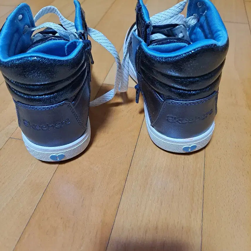 [BUNJANG] Black Studded High-Top Sneakers / 블랙 스터드 하이탑 스니커즈